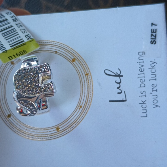 Woman's ring - Picture 2 of 2